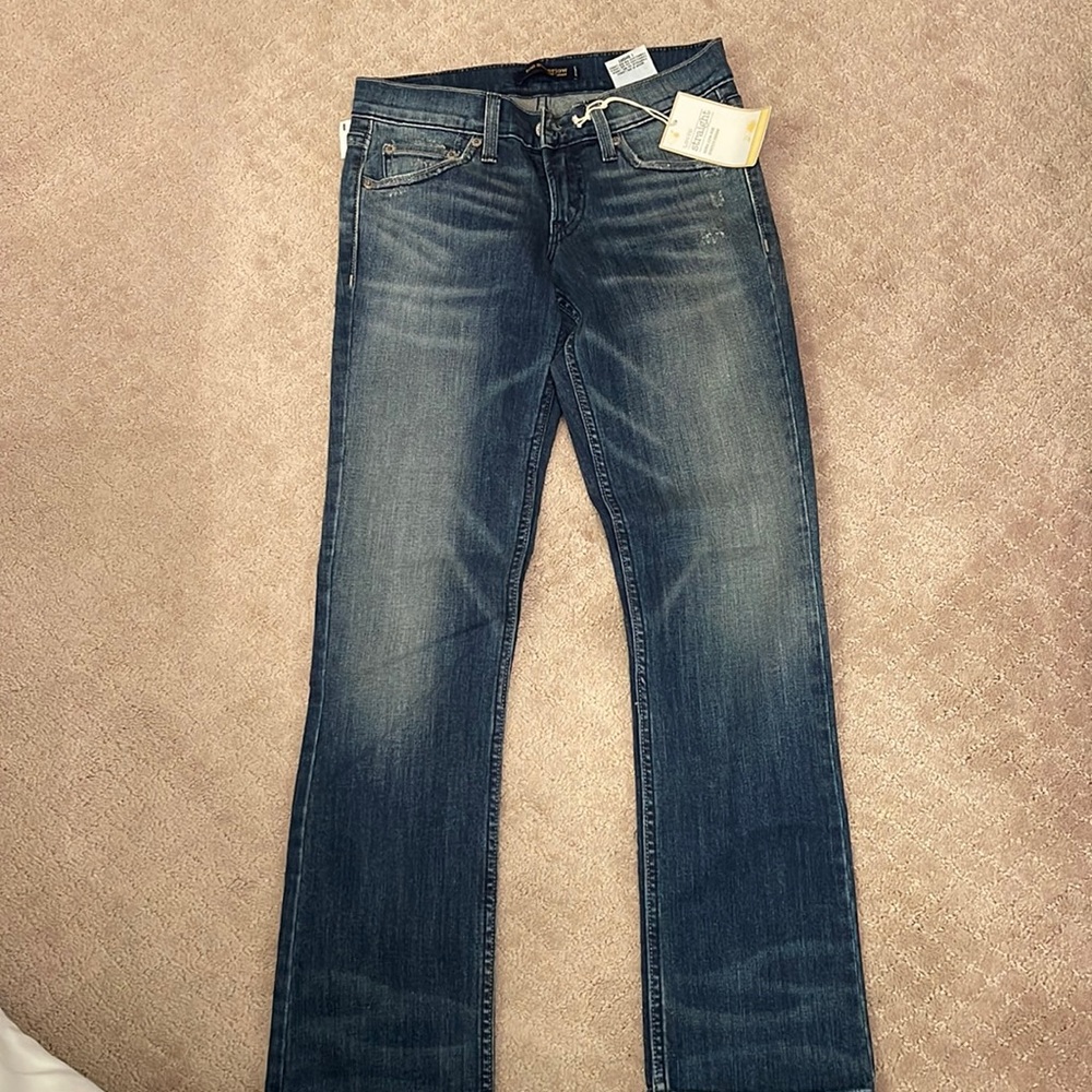 Levi’s straight 524 Brand new jeans